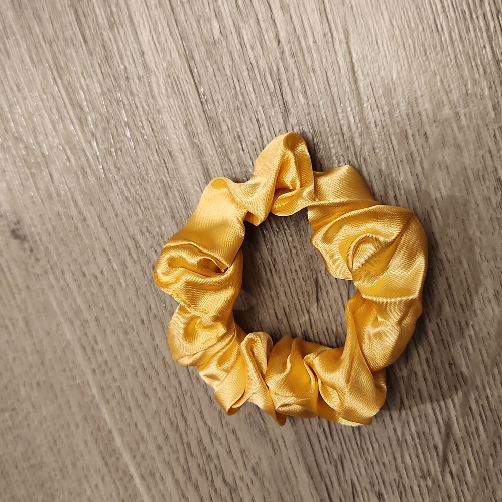 🐻 New Scrunchie